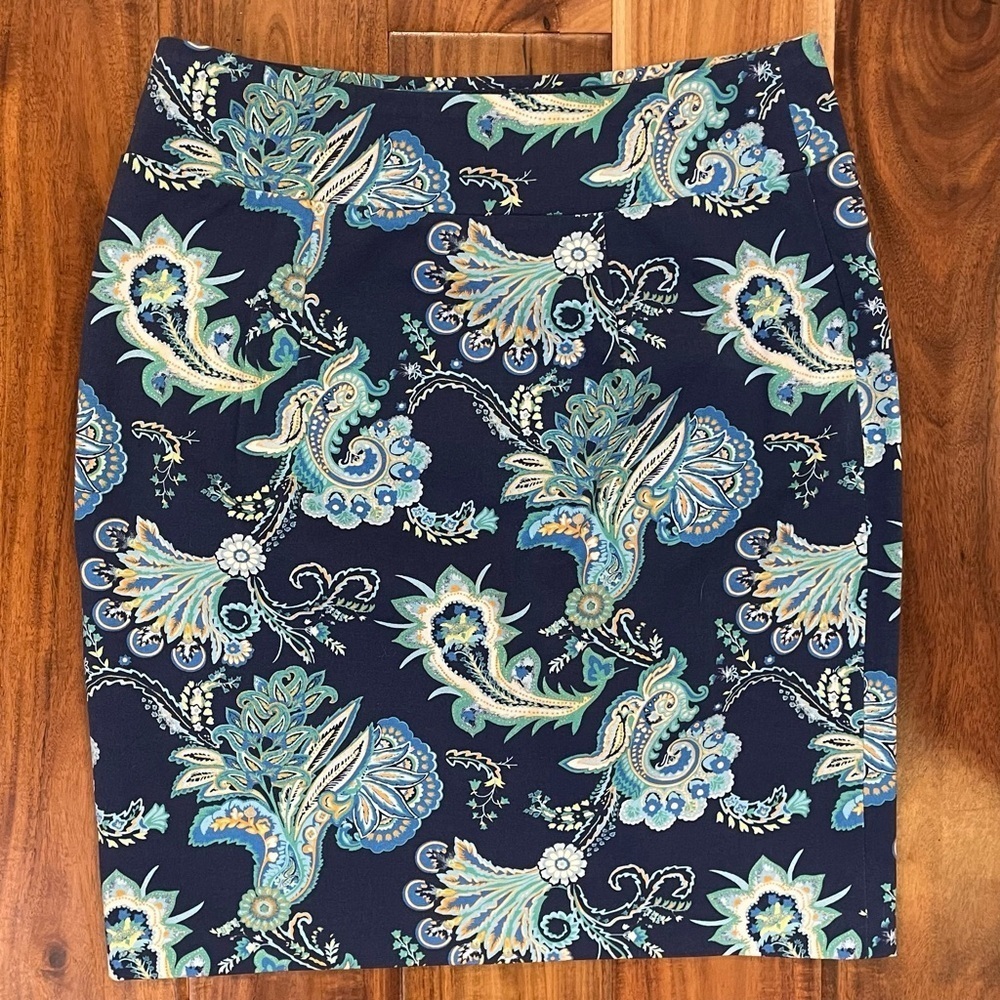 J. McLaughlin Women’s Masie Phoenix Paisley Pencil Skirt Short Navy Blue Size 2 - Picture 3 of 9